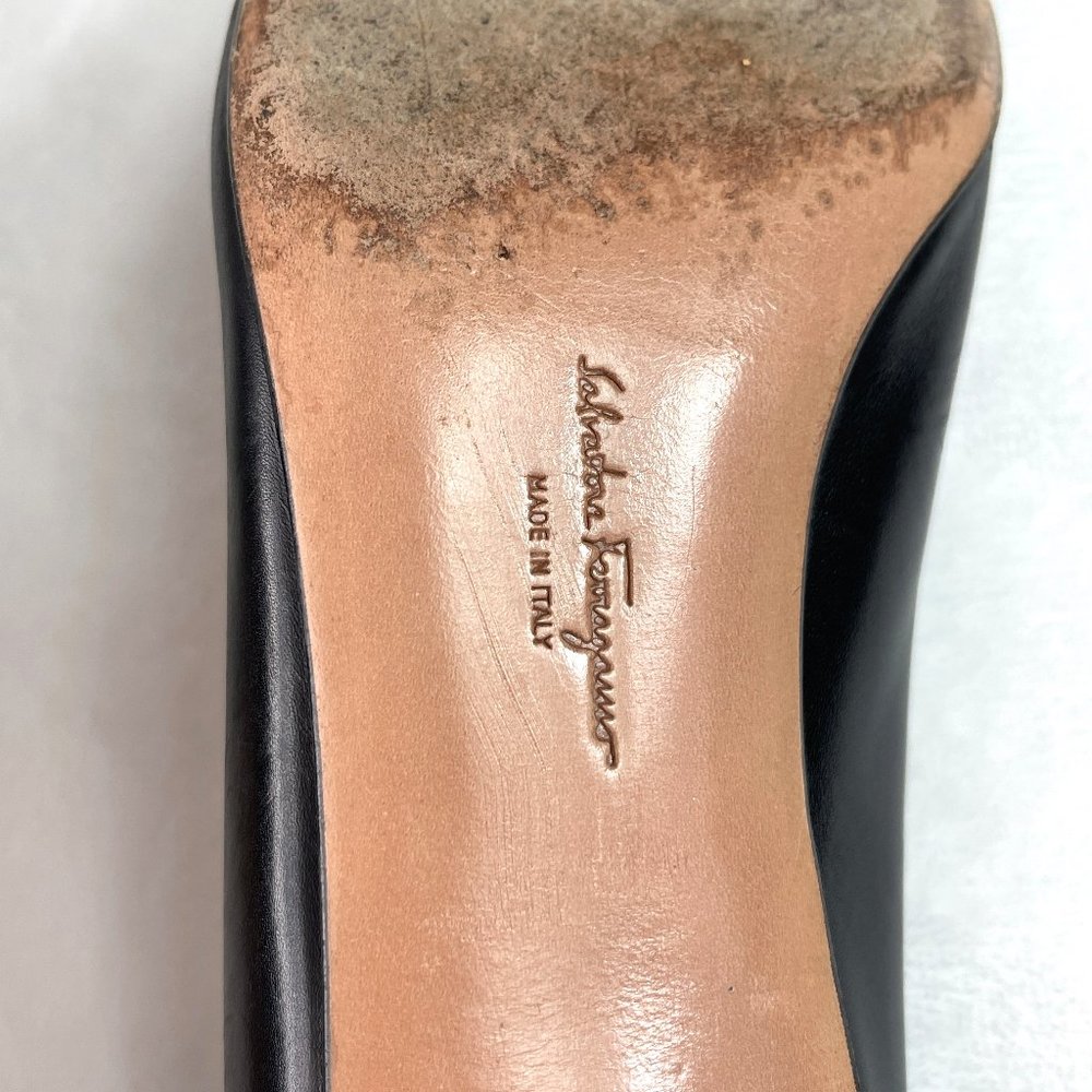Auc Ferragamo Gold Logo kitten heel leather shoes - Picture 8 of 11